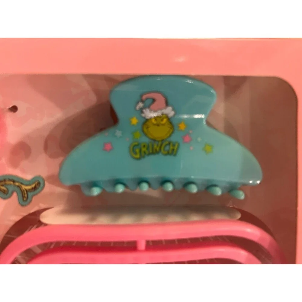 NEW, DR SEUSS THE GRINCH HAIR SET, CLAW CLIP, HAIR BRUSH, SCRUNCHIE
